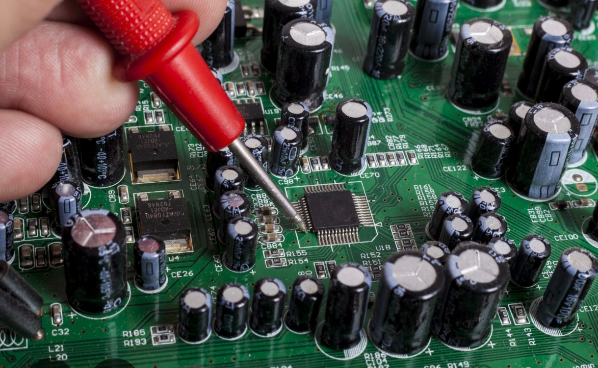 electronist cu experienta